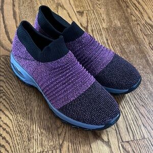 Sleek Purple and Black Sneakers for Everyday Comfort